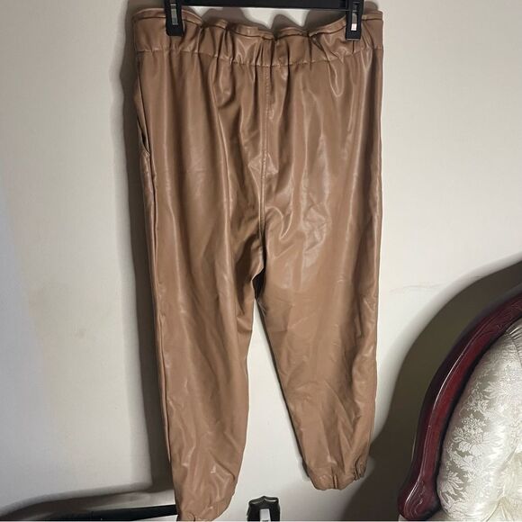 Abercrombie & Fitch Vegan Leather Tan Jogger Drawstring Paperbag Waist Size XL - Picture 9 of 10